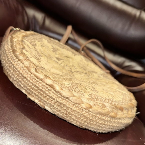 Round Jute Crossbody Bag - Picture 6 of 16